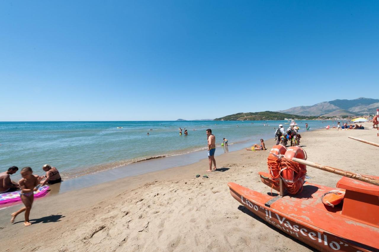 Livingapple Beach Minturno Buitenkant foto